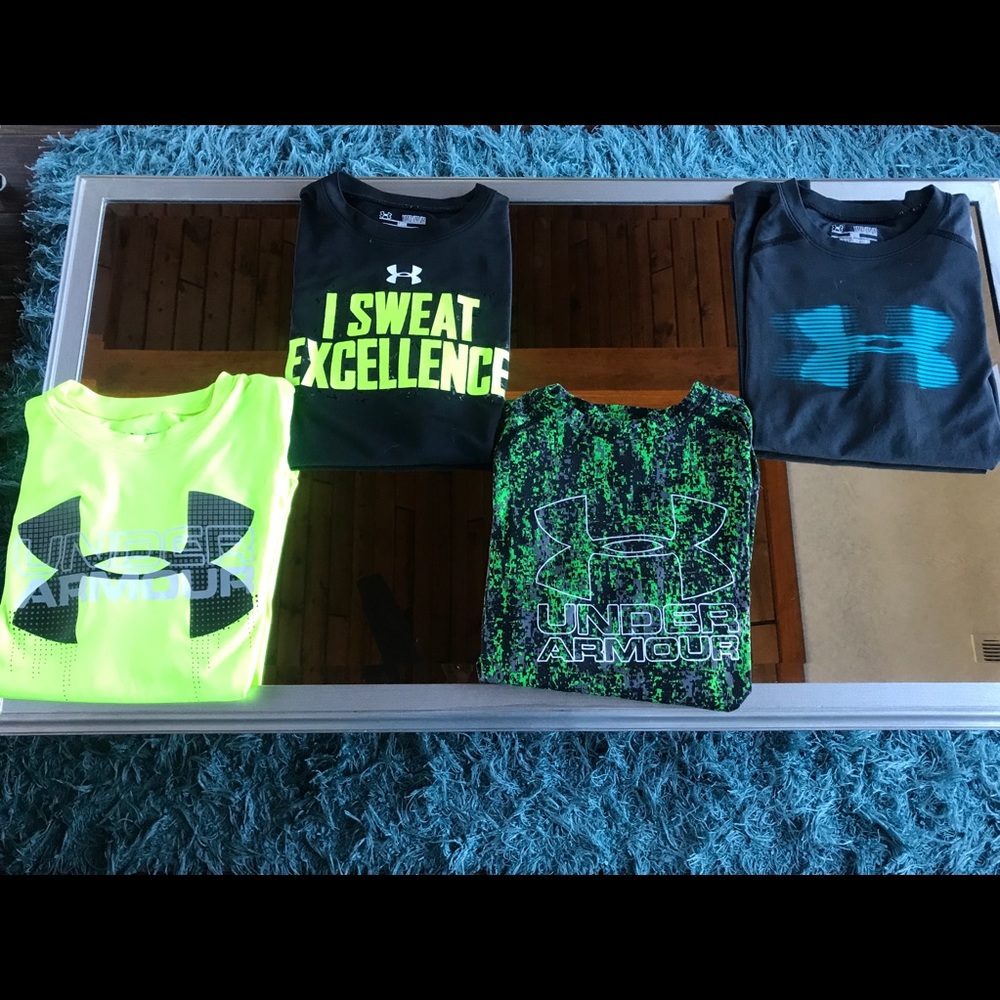 4 boys under Armour T-shirt’s